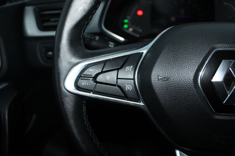 Photo 12 de l'offre de RENAULT CAPTUR 4 TCE 100 INTENSE BOITE 6V BICOLOR CUIR CAMÃRA GPS USB JANTES 17 CLIM AUTO LEDS à 16500€ chez Bougel transactions