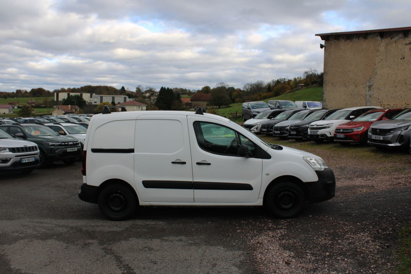 Photo 5 de l'offre de PEUGEOT PARTNER II 1L6 VTI 100 CV CONFORT PACK CD CLIM RÃGULATEUR BLUETOOTH ATTELAGE  3 PLACES à 6990€ chez Bougel transactions
