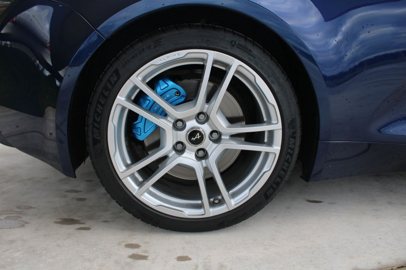 Photo 7 de l'offre de ALPINE A110 SPORT 1L8 TURBO 252 BOITE AUTO +PALETTE GPS CAMÃRA BACQUET FOCAL USB FULL LEDS à 58900€ chez Bougel transactions