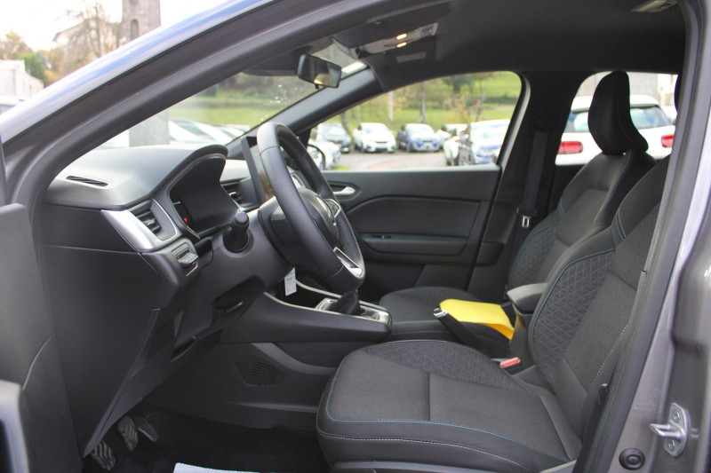 Photo 7 de l'offre de RENAULT CAPTUR 5 EVOLUTION TCE 1L TURBO BOITE 6V CAMÃRA GRAND ÃCRAN USB-C LINK CLIMAT ABS BICOLOR à 21500€ chez Bougel transactions