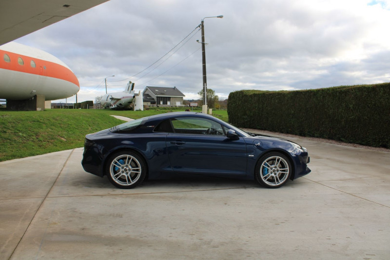 Photo 5 de l'offre de ALPINE A110 SPORT 1L8 TURBO 252 BOITE AUTO +PALETTE GPS CAMÃRA BACQUET FOCAL USB FULL LEDS à 58900€ chez Bougel transactions