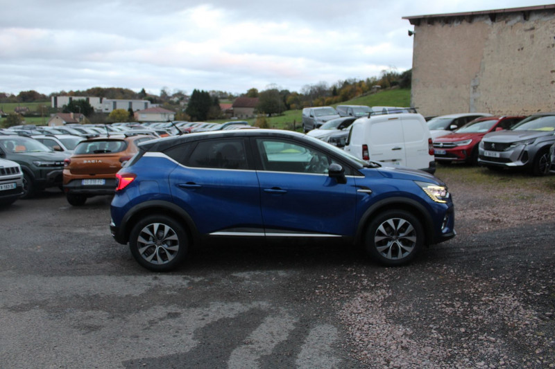 Photo 5 de l'offre de RENAULT CAPTUR 4 TCE 100 INTENSE BOITE 6V BICOLOR CUIR CAMÃRA GPS USB JANTES 17 CLIM AUTO LEDS à 16500€ chez Bougel transactions