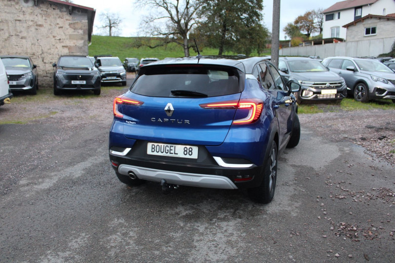 Photo 2 de l'offre de RENAULT CAPTUR 4 TCE 100 INTENSE BOITE 6V BICOLOR CUIR CAMÃRA GPS USB JANTES 17 CLIM AUTO LEDS à 16500€ chez Bougel transactions