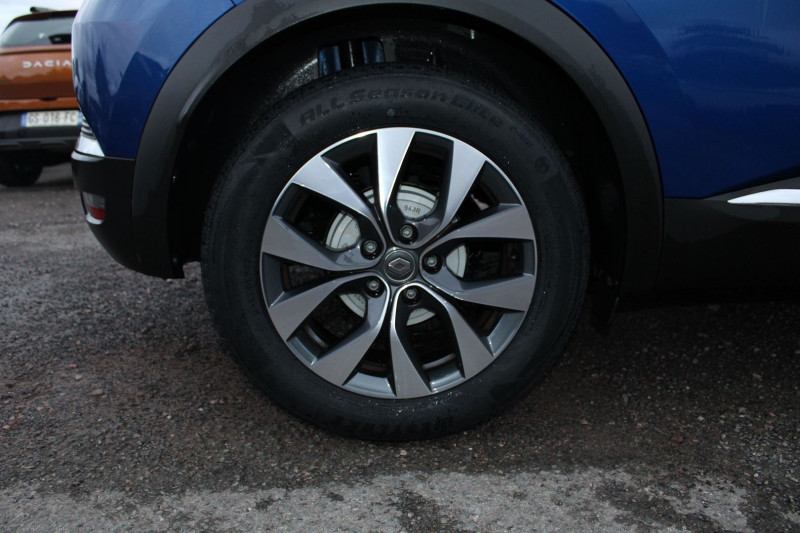 Photo 8 de l'offre de RENAULT CAPTUR 4 TCE 100 INTENSE BOITE 6V BICOLOR CUIR CAMÃRA GPS USB JANTES 17 CLIM AUTO LEDS à 16500€ chez Bougel transactions