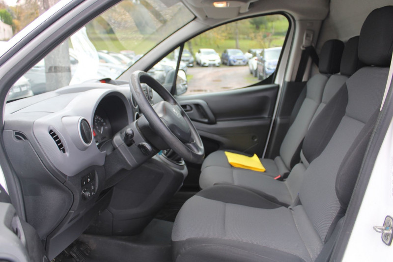 Photo 8 de l'offre de PEUGEOT PARTNER II 1L6 VTI 100 CV CONFORT PACK CD CLIM RÃGULATEUR BLUETOOTH ATTELAGE  3 PLACES à 6990€ chez Bougel transactions