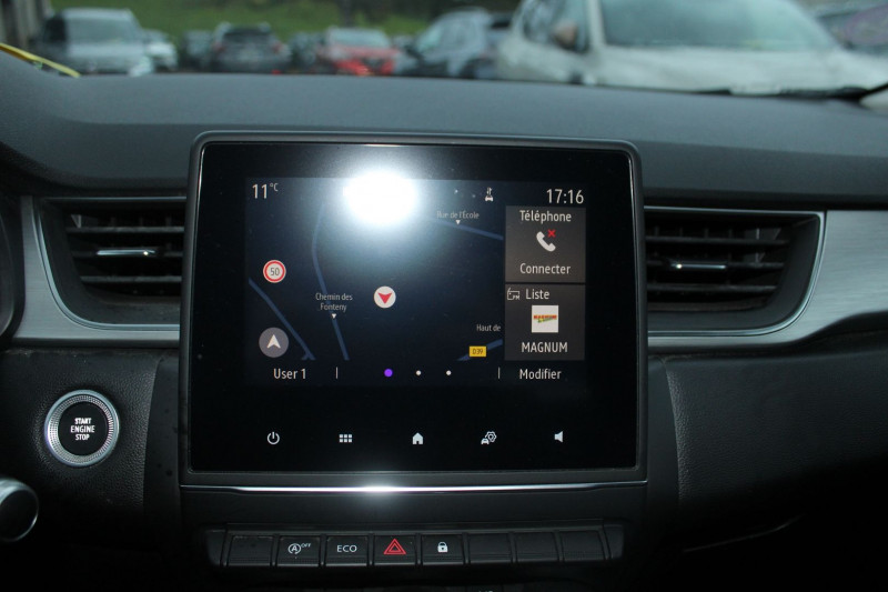 Photo 14 de l'offre de RENAULT CAPTUR 4 TCE 100 INTENSE BOITE 6V BICOLOR CUIR CAMÃRA GPS USB JANTES 17 CLIM AUTO LEDS à 16500€ chez Bougel transactions