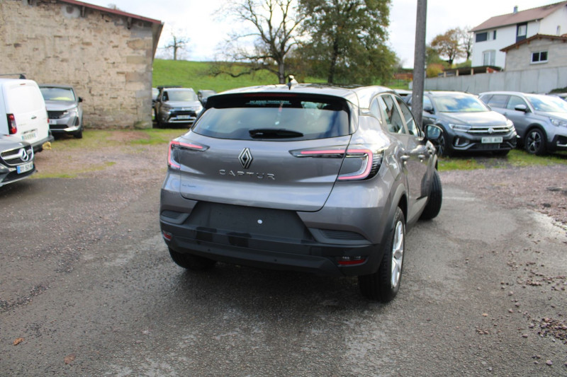 Photo 2 de l'offre de RENAULT CAPTUR 5 EVOLUTION TCE 1L TURBO BOITE 6V CAMÃRA GRAND ÃCRAN USB-C LINK CLIMAT ABS BICOLOR à 21500€ chez Bougel transactions