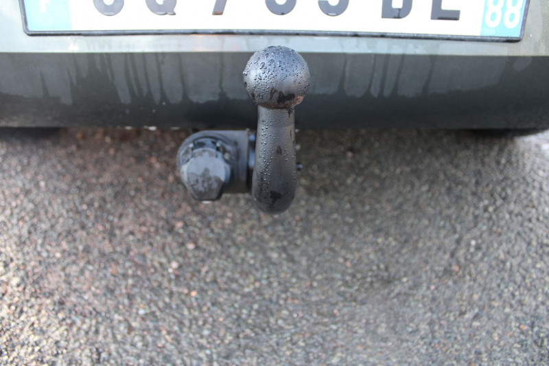 Photo 8 de l'offre de PEUGEOT 407 EXECUTIVE 2L HDI 140  CV CLIM REGULATEUR LIMITATEUR ...... à 8900€ chez Bougel transactions