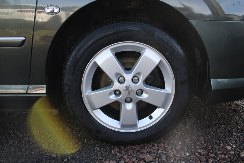 Photo 7 de l'offre de PEUGEOT 407 EXECUTIVE 2L HDI 140  CV CLIM REGULATEUR LIMITATEUR ...... à 8900€ chez Bougel transactions