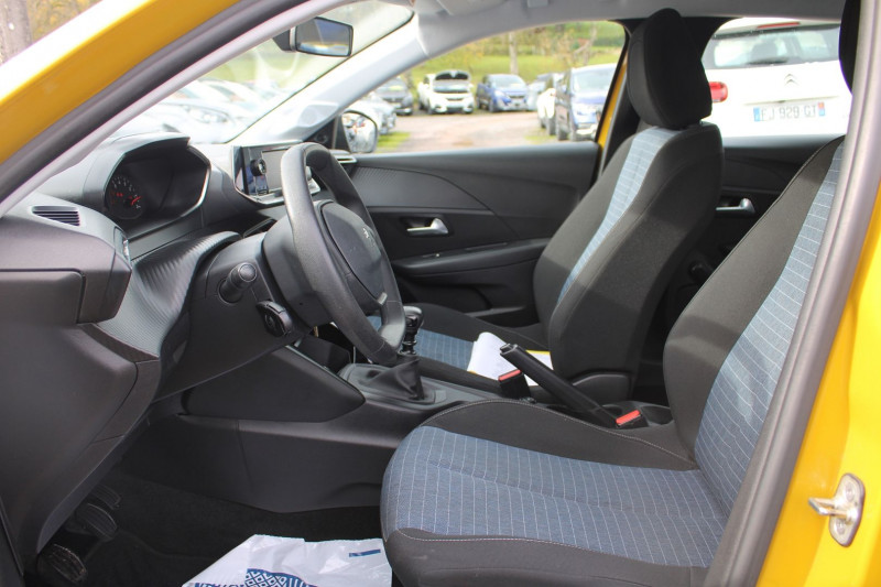 Photo 7 de l'offre de PEUGEOT 208 III BLUE HDI 100 CV LIKE PACK CLIM USB ÃCRAN TACTILE AUDIO MP3 BLUETOOTH RÃGULATEUR à 12900€ chez Bougel transactions