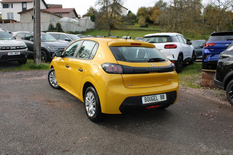 Photo 3 de l'offre de PEUGEOT 208 III BLUE HDI 100 CV LIKE PACK CLIM USB ÃCRAN TACTILE AUDIO MP3 BLUETOOTH RÃGULATEUR à 12900€ chez Bougel transactions