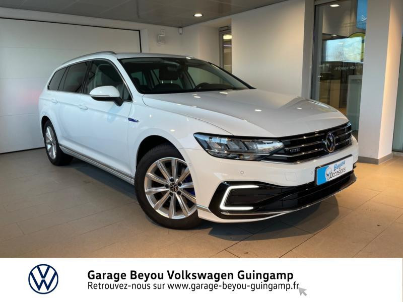 Photo 2 de l'offre de VOLKSWAGEN Passat SW 1.4 TSI 218ch Hybride Rechargeable GTE DSG6 8cv à 40990€ chez Garage Beyou - Volkswagen Guingamp