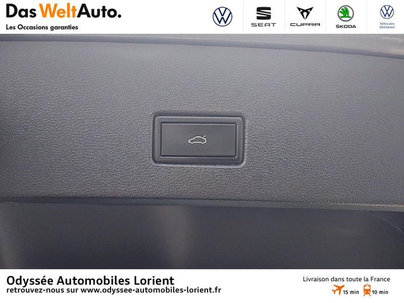 Photo 19 de l'offre de VOLKSWAGEN T-Roc 2.0 TDI 150ch R-Line DSG7 Euro6d-T à 24990€ chez Odyssée Automobiles - Volkswagen Lorient