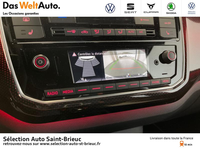 Photo 8 de l'offre de VOLKSWAGEN up! 1.0 115ch BlueMotion Technology GTI 5p à 18490€ chez Sélection Auto - Volkswagen Saint Brieuc