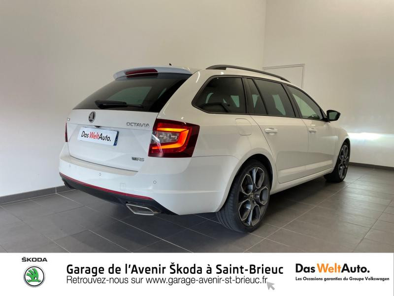 Photo 2 de l'offre de SKODA Octavia Combi 2.0 TDI 184ch SCR RS DSG7 Euro6d-T à 27490€ chez Sélection Auto - Volkswagen Saint Brieuc