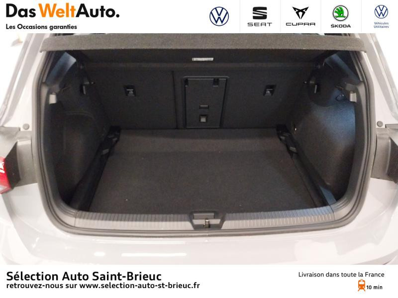 Photo 8 de l'offre de VOLKSWAGEN Golf 1.5 eTSI OPF 150ch R-Line DSG7 à 34990€ chez Sélection Auto - Volkswagen Saint Brieuc
