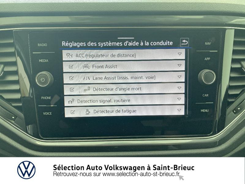 Photo 12 de l'offre de VOLKSWAGEN T-Roc 2.0 TDI 150ch Carat DSG7 145g à 31490€ chez Sélection Auto - Volkswagen Saint Brieuc