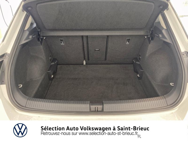 Photo 15 de l'offre de VOLKSWAGEN T-Roc 2.0 TDI 150ch Carat DSG7 145g à 31490€ chez Sélection Auto - Volkswagen Saint Brieuc