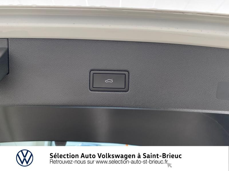 Photo 14 de l'offre de VOLKSWAGEN T-Roc 2.0 TDI 150ch Carat DSG7 145g à 31490€ chez Sélection Auto - Volkswagen Saint Brieuc