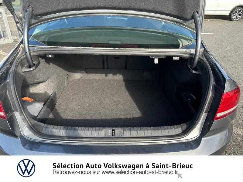 Photo 10 de l'offre de VOLKSWAGEN Passat 1.6 TDI 120ch BlueMotion Technology Connect DSG7 à 15990€ chez Sélection Auto - Volkswagen Saint Brieuc