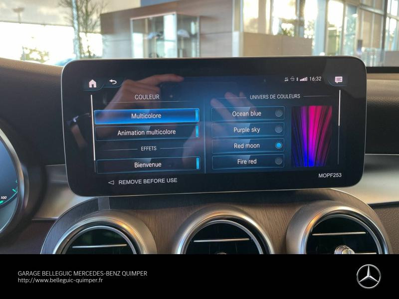 Photo 10 de l'offre de MERCEDES-BENZ GLC 300 de 194+122ch AMG Line 4Matic 9G-Tronic à 70900€ chez Garage Belleguic - Mercedes-Benz Quimper