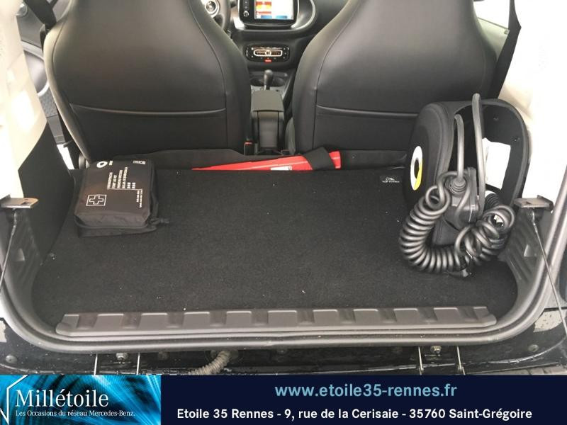 Photo 11 de l'offre de SMART Forfour Electrique 82ch prime à 27900€ chez Etoile 35 - Mercedes-Benz Rennes