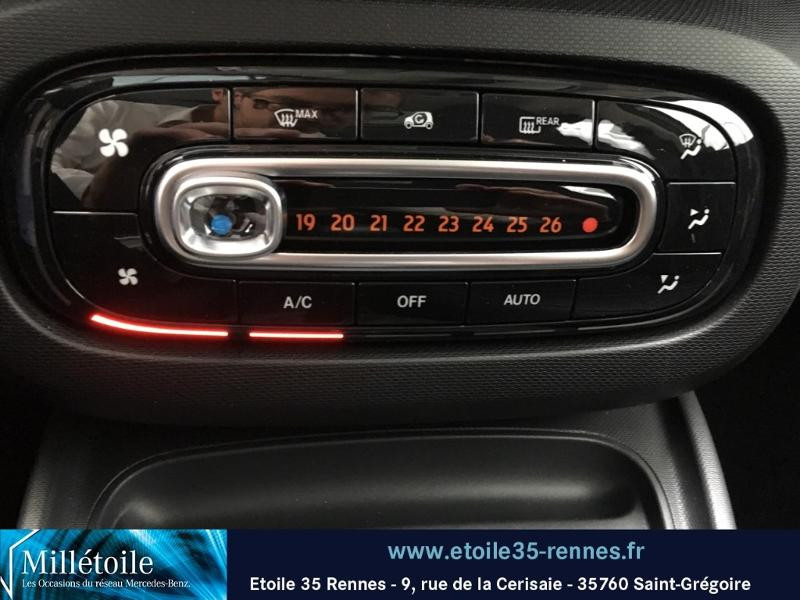 Photo 15 de l'offre de SMART Forfour Electrique 82ch prime à 27900€ chez Etoile 35 - Mercedes-Benz Rennes