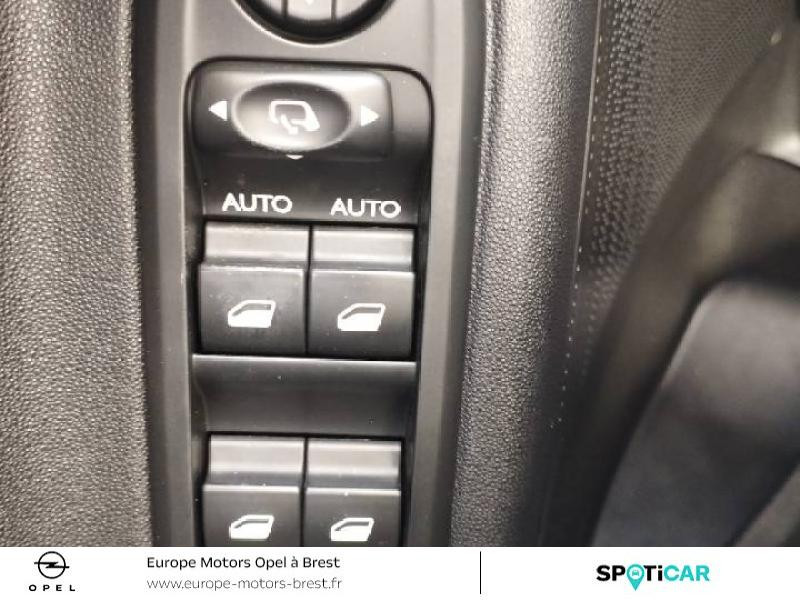 Photo 10 de l'offre de CITROEN C3 1.2 VTi PureTech Confort à 9990€ chez Europe Motors - Opel Brest