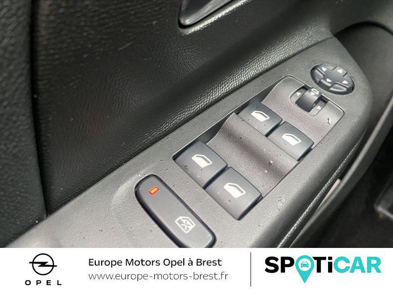 Photo 10 de l'offre de OPEL Corsa 1.5 D 100ch Elegance à 16990€ chez Europe Motors - Opel Brest