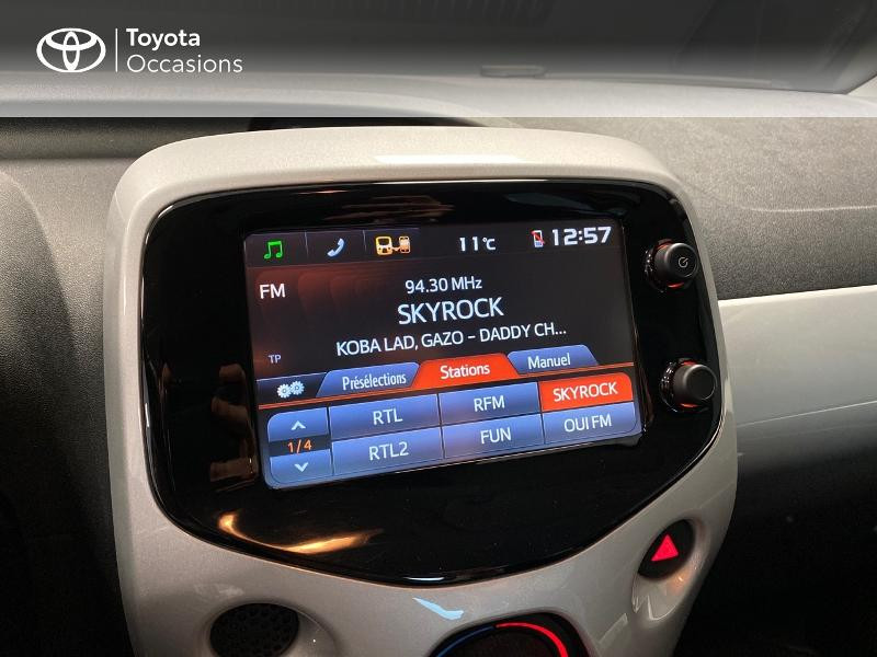 Photo 11 de l'offre de TOYOTA Aygo 1.0 VVT-i 69ch x-play 5p à 8980€ chez Altis - Toyota Lorient