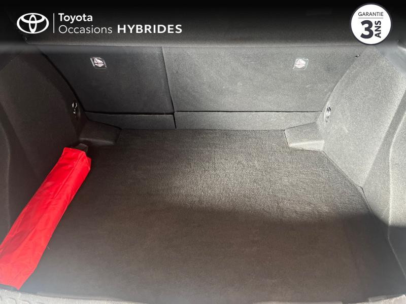 Photo 10 de l'offre de TOYOTA C-HR 122h Dynamic 2WD E-CVT à 20490€ chez Altis - Toyota Lorient