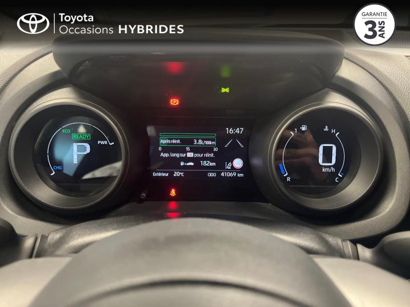 Photo 9 de l'offre de TOYOTA Yaris 116h Design 5p à 20990€ chez Altis - Toyota Lorient