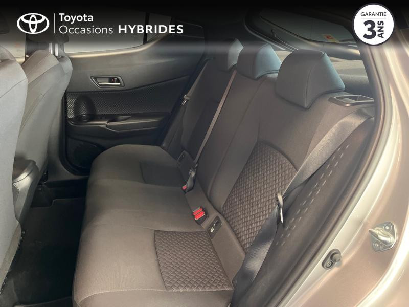 Photo 7 de l'offre de TOYOTA C-HR 122h Dynamic Business 2WD E-CVT MC19 à 21490€ chez Altis - Toyota Lorient