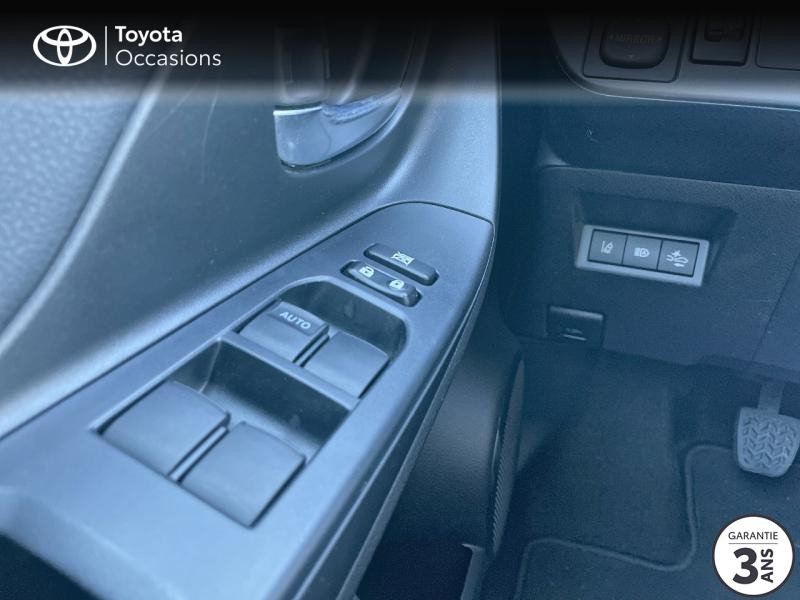 Photo 21 de l'offre de TOYOTA Yaris 70 VVT-i Design 5p RC18 à 13490€ chez Altis - Toyota Vannes