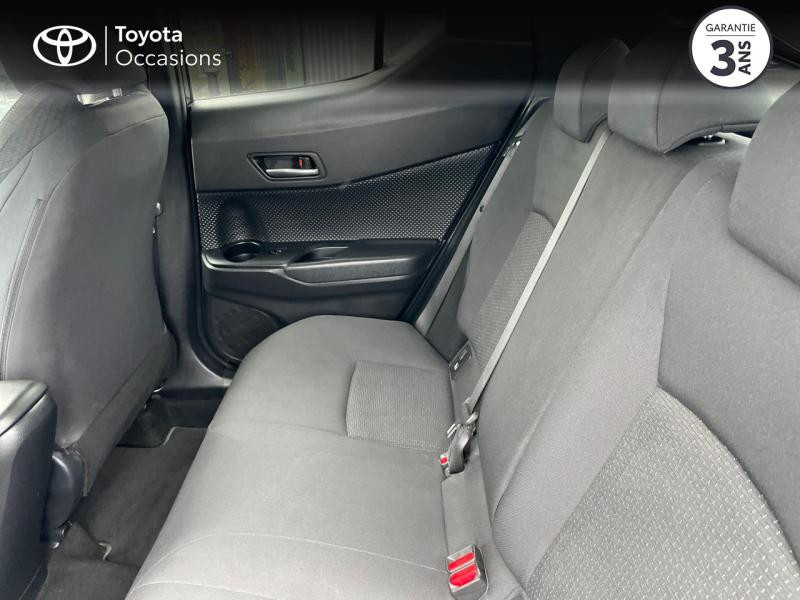 Photo 12 de l'offre de TOYOTA C-HR 122h Graphic 2WD E-CVT RC18 à 23480€ chez Altis - Toyota Vannes