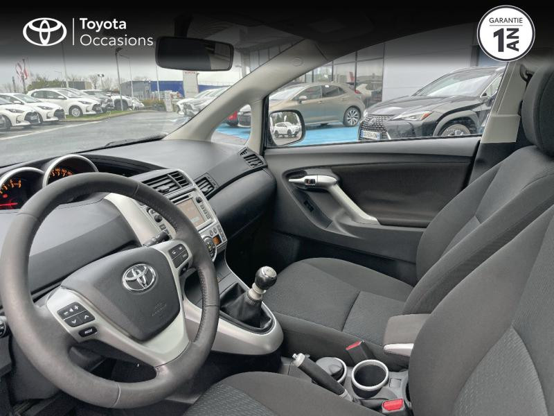 Photo 11 de l'offre de TOYOTA Verso 126 D-4D FAP SkyView 7 places à 7890€ chez Altis - Toyota Vannes