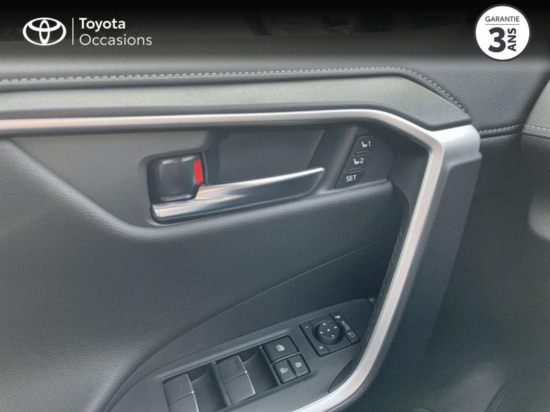 Photo 21 de l'offre de TOYOTA RAV4 Hybride 218ch Lounge 2WD MY22 à 49990€ chez Altis - Toyota Vannes