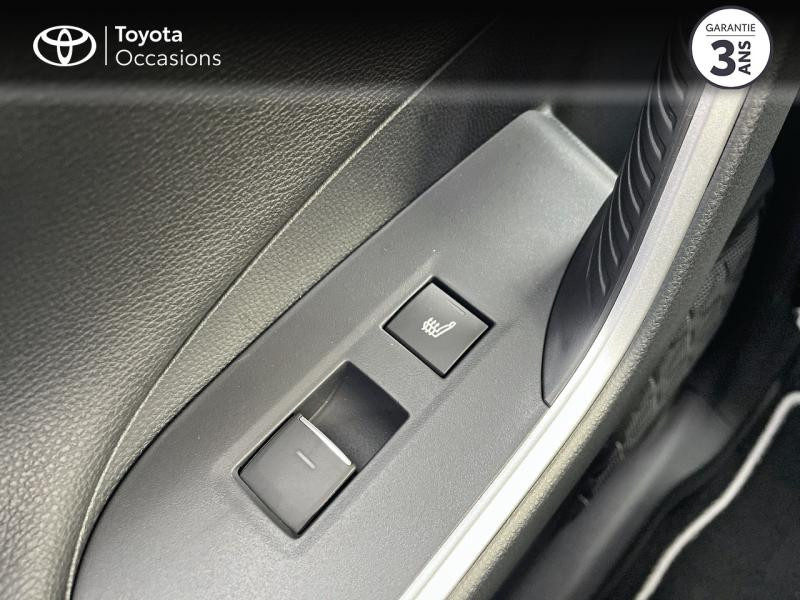 Photo 12 de l'offre de TOYOTA RAV4 Hybride 218ch Lounge 2WD MY22 à 49990€ chez Altis - Toyota Vannes