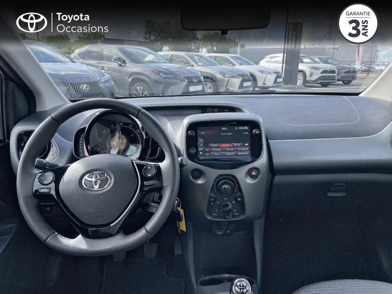 Photo 8 de l'offre de TOYOTA Aygo 1.0 VVT-i 72ch x-play 5p MY21 à 14980€ chez Altis - Toyota Vannes