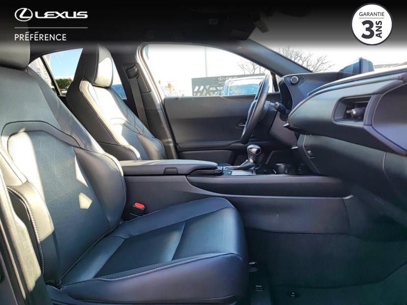 Photo 6 de l'offre de LEXUS UX 250h 2WD Luxe Plus MY22 à 34990€ chez Altis - Toyota Vannes