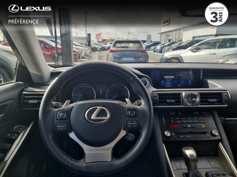 Photo 9 de l'offre de LEXUS IS 300h Pack Business Euro6d-T à 27980€ chez Altis - Toyota Vannes