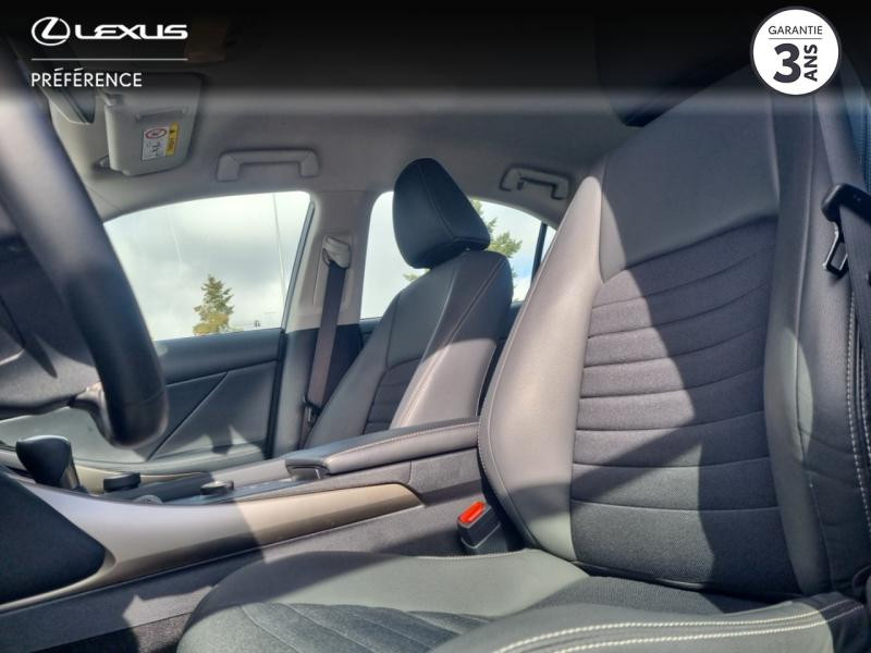 Photo 11 de l'offre de LEXUS IS 300h Pack Business Euro6d-T à 27980€ chez Altis - Toyota Vannes