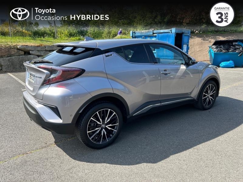 Photo 18 de l'offre de TOYOTA C-HR 122h Distinctive 2WD E-CVT RC18 à 21980€ chez Altis - Toyota Vannes