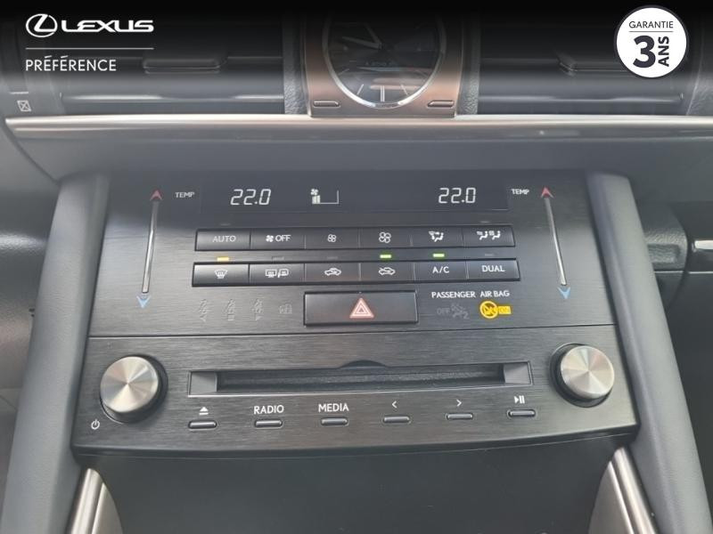 Photo 22 de l'offre de LEXUS IS 300h Pack Business Euro6d-T à 27980€ chez Altis - Toyota Vannes