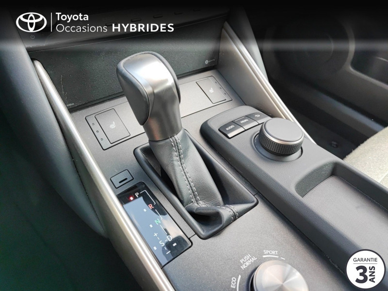 Photo 23 de l'offre de LEXUS IS 300h Euro6d-T à 25980€ chez Altis - Toyota Vannes
