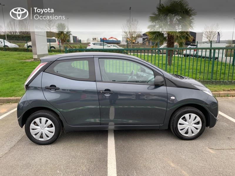 Photo 17 de l'offre de TOYOTA Aygo 1.0 VVT-i 69ch x 5p à 8990€ chez Altis - Toyota Pontivy