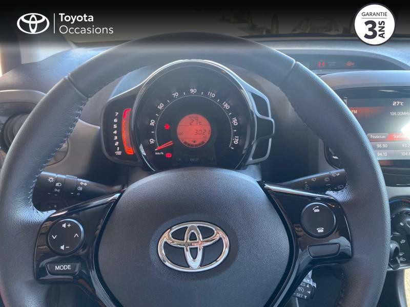 Photo 13 de l'offre de TOYOTA Aygo 1.0 VVT-i 72ch x-play 5P MY19 à 12290€ chez Altis - Toyota Pontivy
