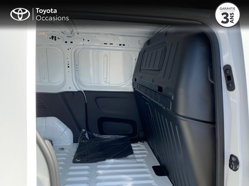 Photo 18 de l'offre de TOYOTA PROACE CITY Medium 100 D-4D Active RC21 à 23880€ chez Altis - Toyota Pontivy