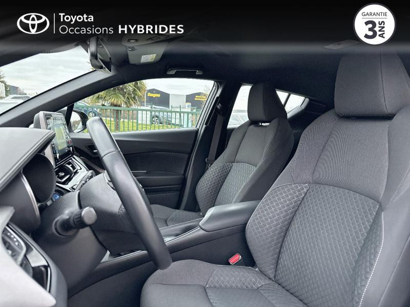 Photo 11 de l'offre de TOYOTA C-HR 122h Dynamic Business 2WD E-CVT MC19 à 23490€ chez Altis - Toyota Pontivy