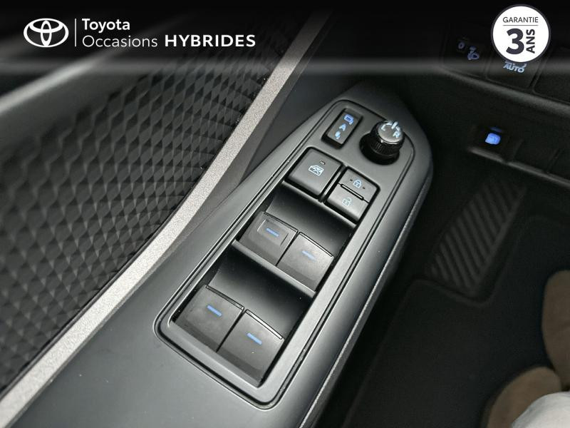 Photo 21 de l'offre de TOYOTA C-HR 122h Dynamic Business 2WD E-CVT MC19 à 23490€ chez Altis - Toyota Pontivy